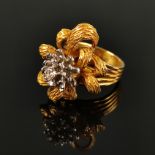 Exklusiver Goldschmiede-Ring, 750/18K Gelbgold, 19g, mittig kleiner Diamant von ca. 0,17ct., gearbe