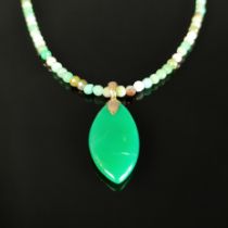 Designer chrysoprase gold necklace, 375/9K yellow gold, total weight 18g, made of faceted chrysopra