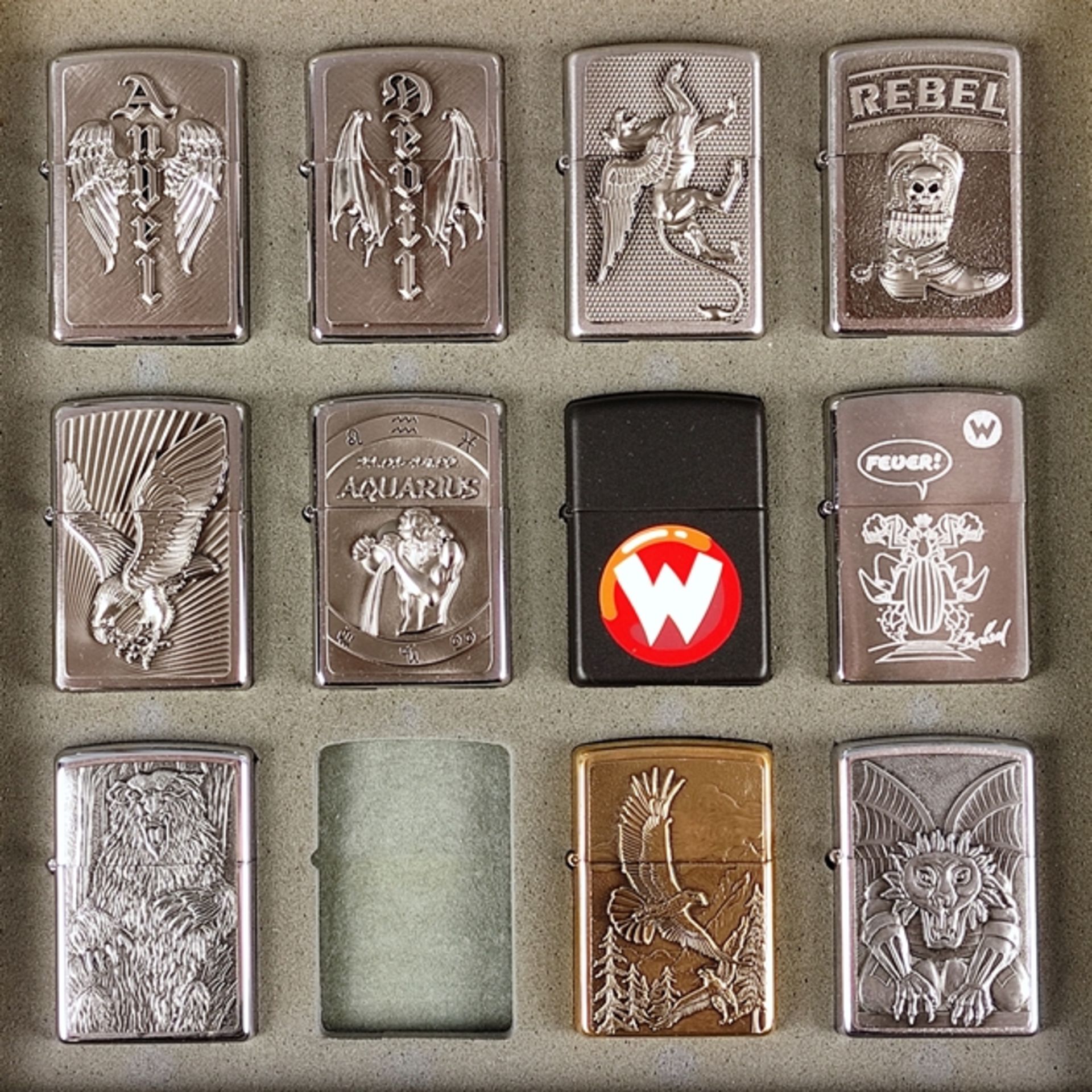 Zwei Zippo Sammelboxen, eine mit 11 Feuerzeugen mit verschiedenen Motiven, eines ungeöffnet, weiter - Bild 3 aus 3