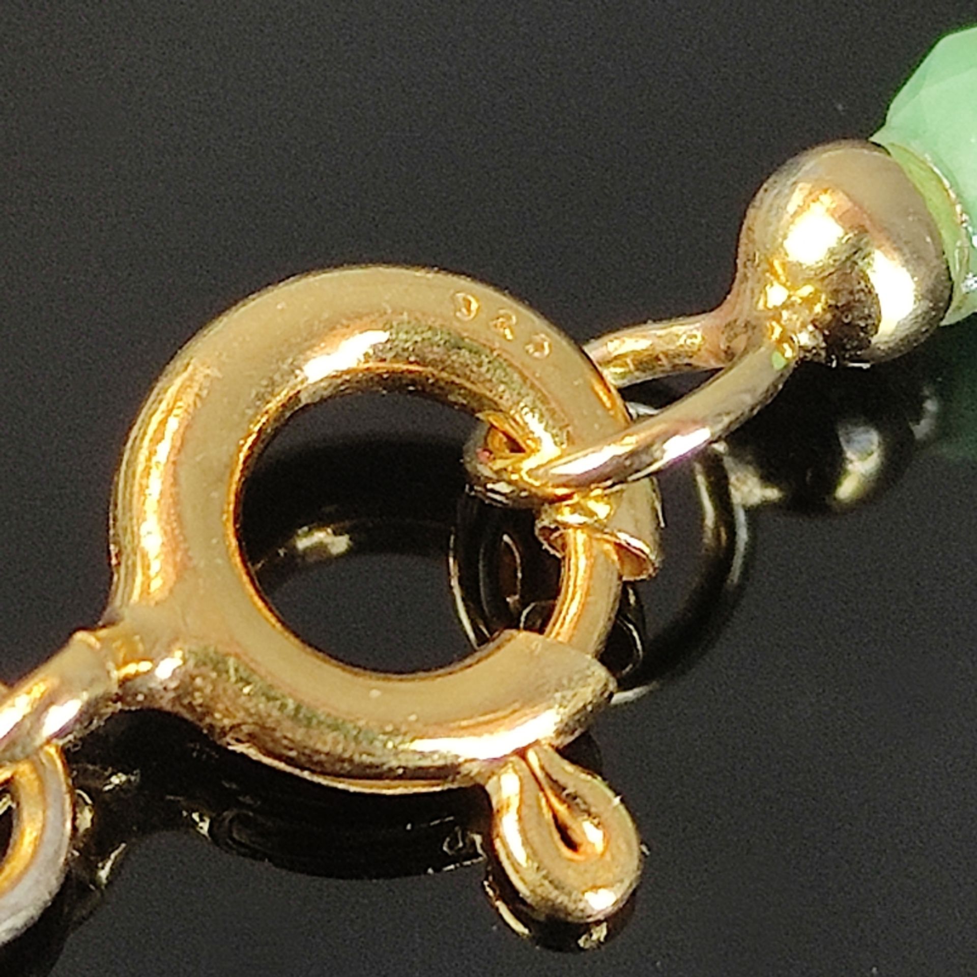 Designer-Chrysopras-Gold-Collier, 375/9K Gelbgold, Gesamtgewicht 18g, aus facettierten Chrysopras-K - Bild 3 aus 4