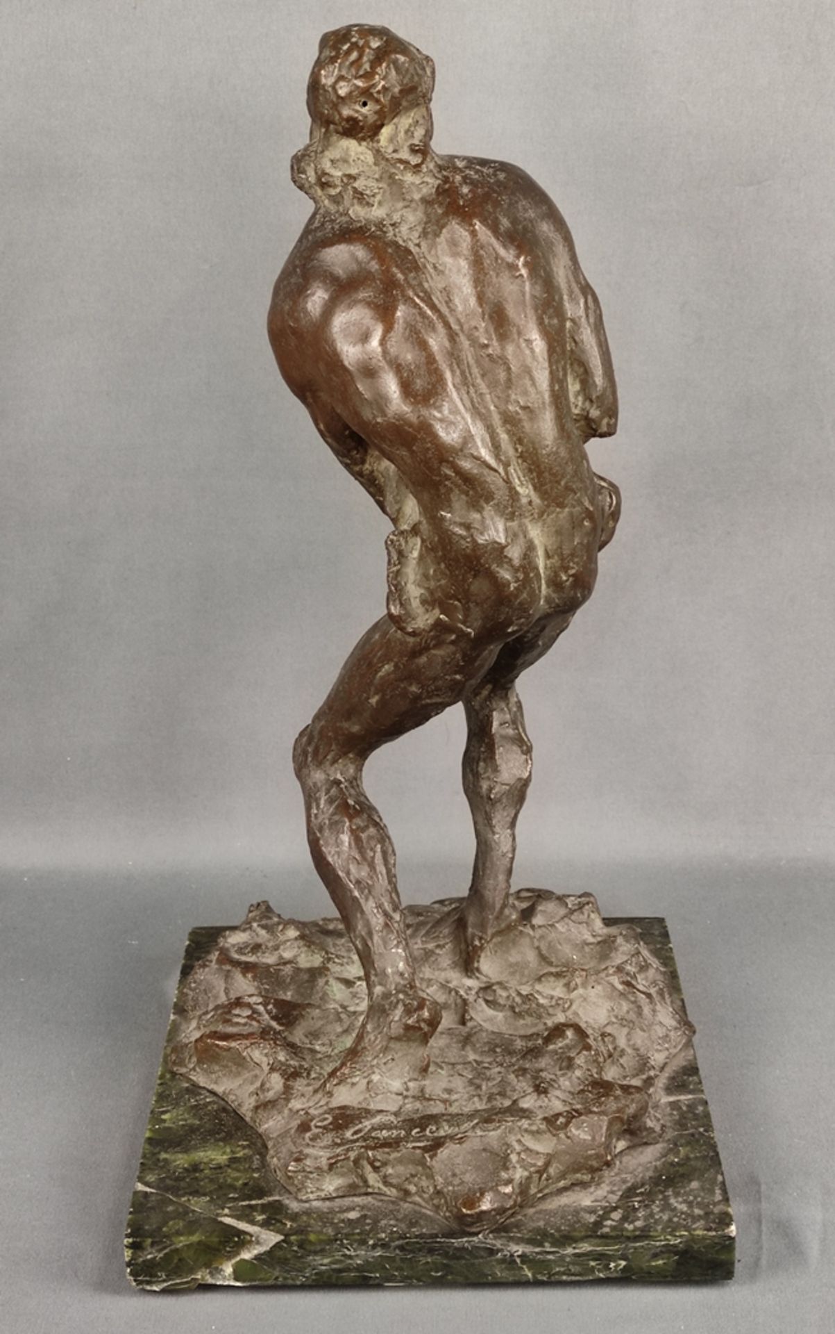 Pancera, Enrico (1882- 1971 Milan), attributed, "Compassion", bronze figure of a man standing uprig - Image 3 of 6