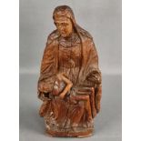 Pieta, Holz, ungefasst, wohl 18. Jahrhundert, H 28cm, rückseitig nachträglich angefügter künstliche