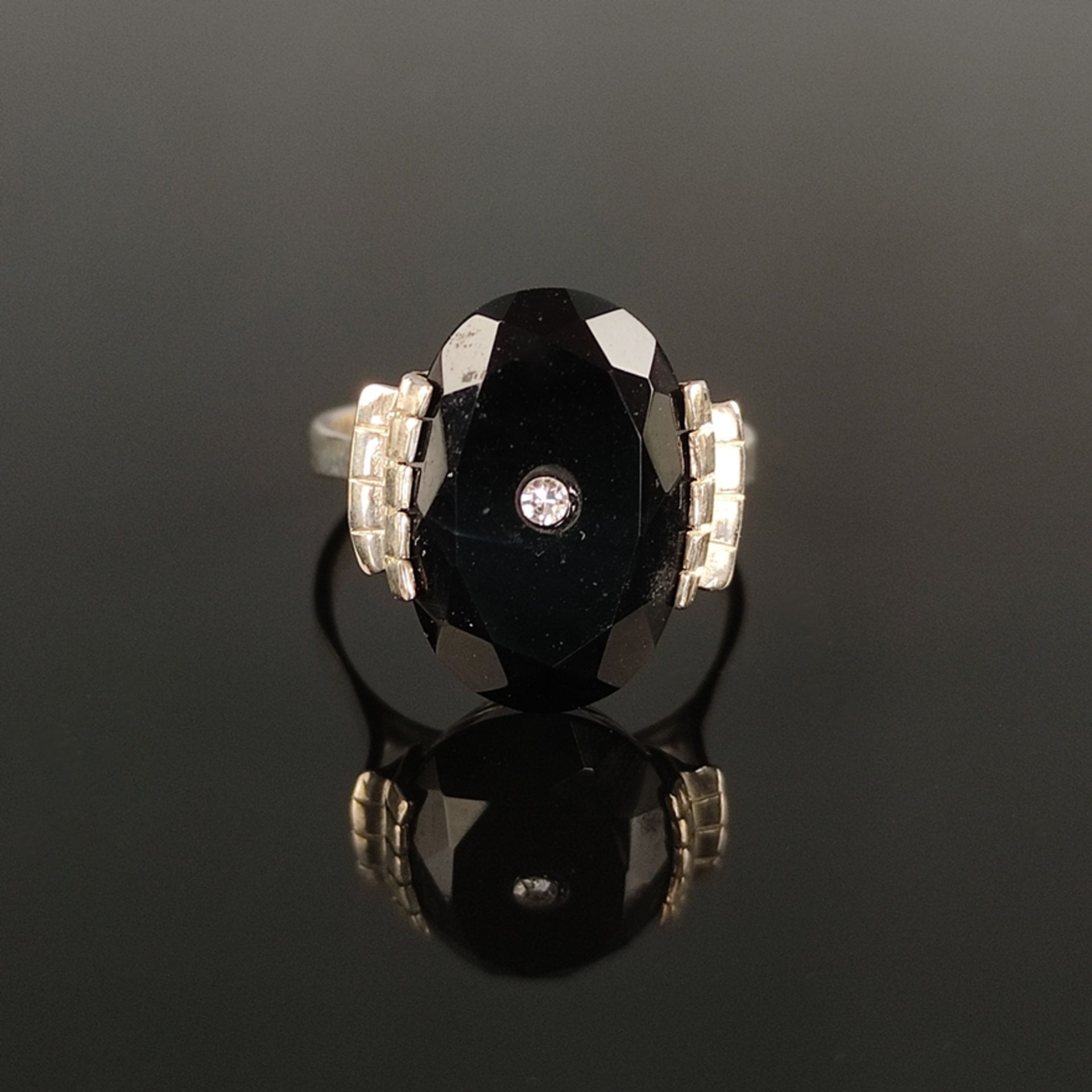 Onyx-Diamant-Ring, Silber 935, Gesamtgewicht 3,2g, Art-Déco Ausführung mit oval facettiertem schwar - Bild 2 aus 3
