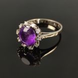 Amethyst-Ring, 585/14K Weißgold, 4,36g, mittig großer facettierter Amethyst, Durchmesser 9mm, darum