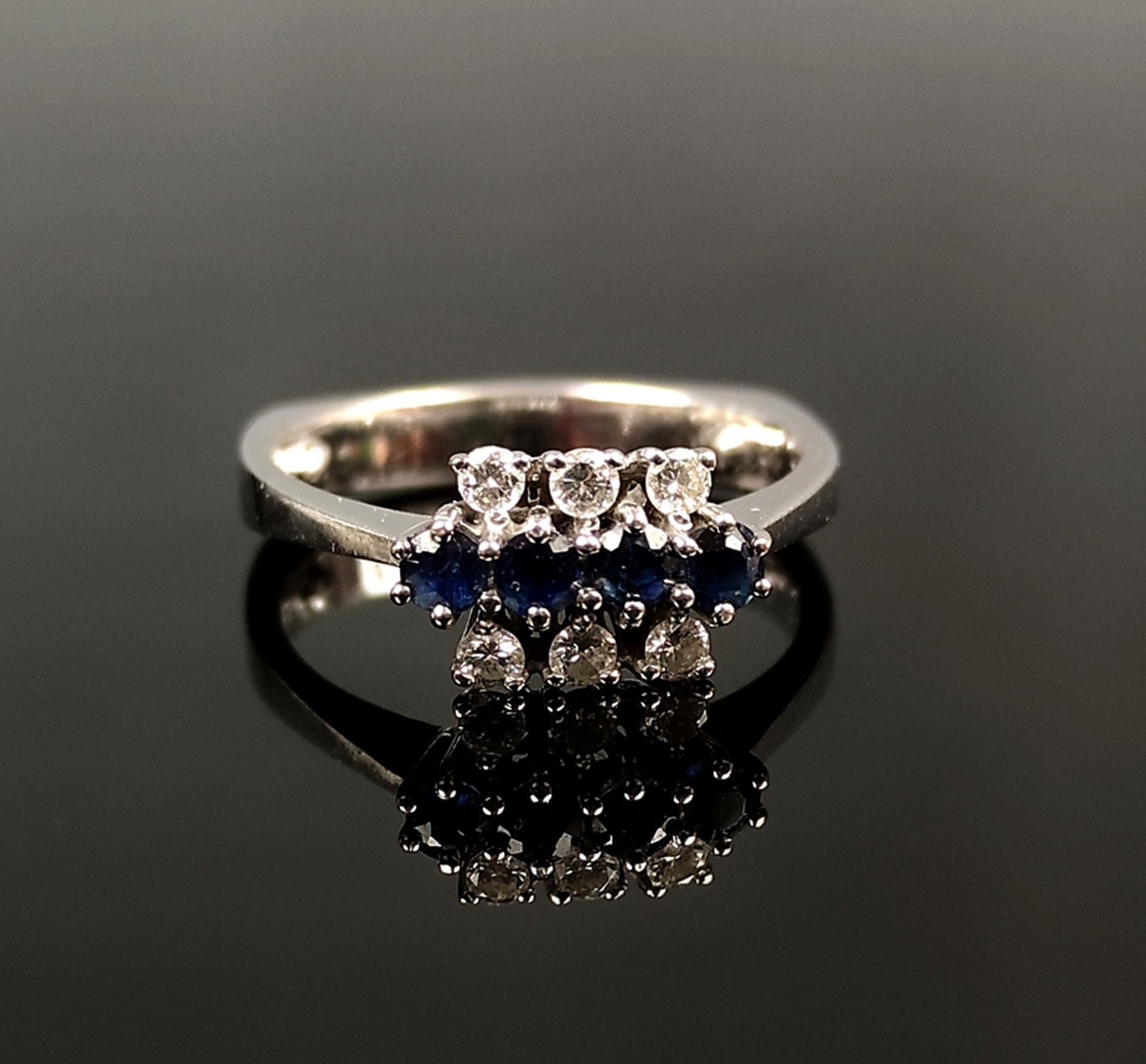 Diamond-sapphire ring, 585/14K white gold, 3.6g, set with 6 diamonds and 4 sapphires, square ring b - Image 2 of 4