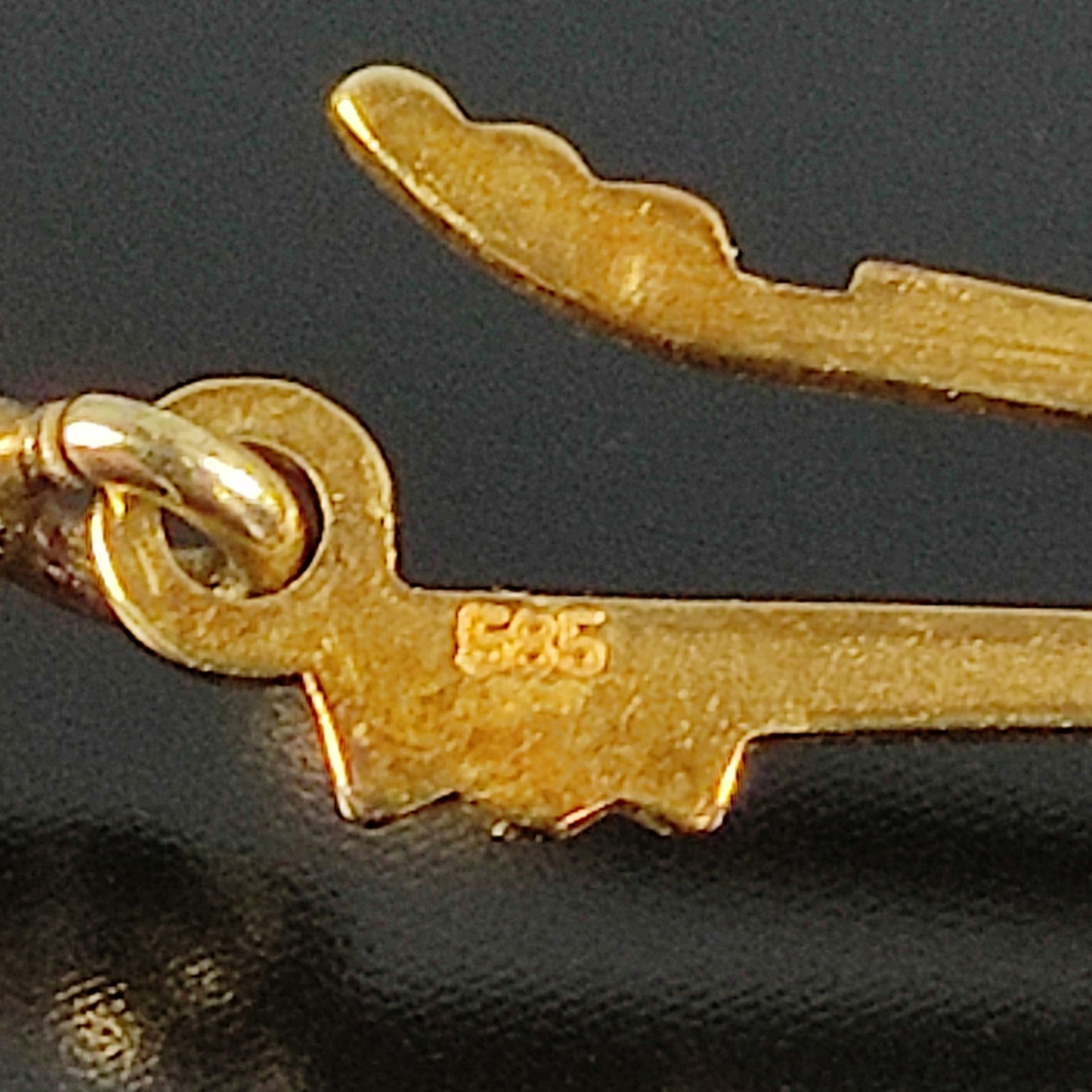 Feine Perlenkette, 585/14K Gelbgold, Gesamtgewicht 26,7g, feine Akoya-Zuchtperlen in weißem Lüster, - Bild 3 aus 3