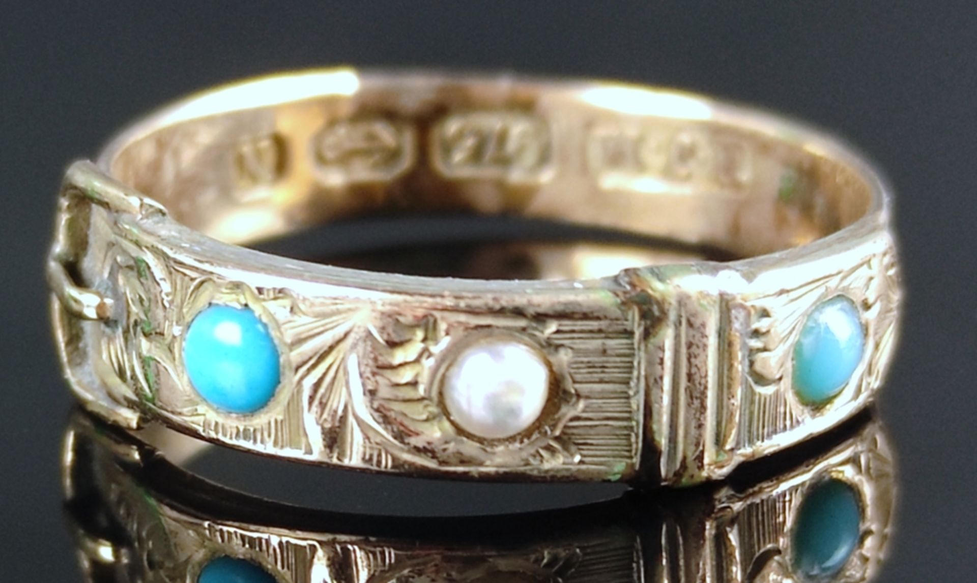 Antique ring in belt shape, set with one micro pearl and two small turquoises, Birmingham, Queen Vi - Image 2 of 3