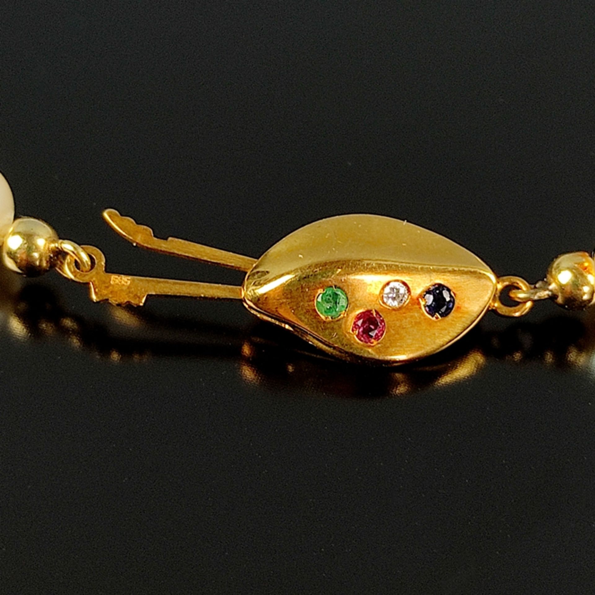 Feine Perlenkette, 585/14K Gelbgold, Gesamtgewicht 26,7g, feine Akoya-Zuchtperlen in weißem Lüster, - Bild 2 aus 3