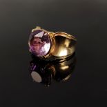 Amethyst-Ring, 585/14K Gelbgold, 10,6g, mittig großer runder facettierter Amethyst (D 12mm), breite