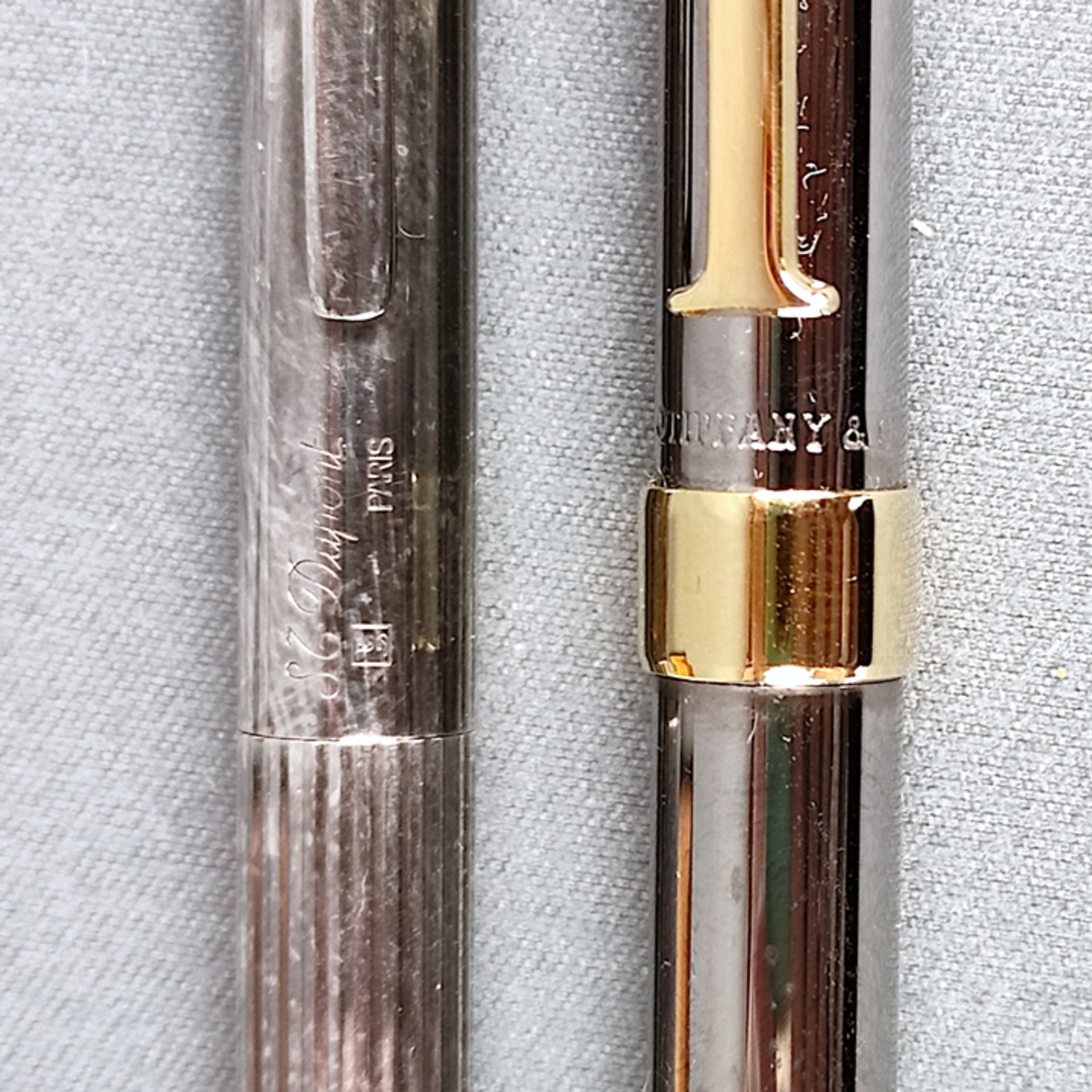 Two writing utensils, Tiffany & Co. and S.T. Dupont, consisting of a twist ballpoint pen, bicolour, - Image 3 of 4