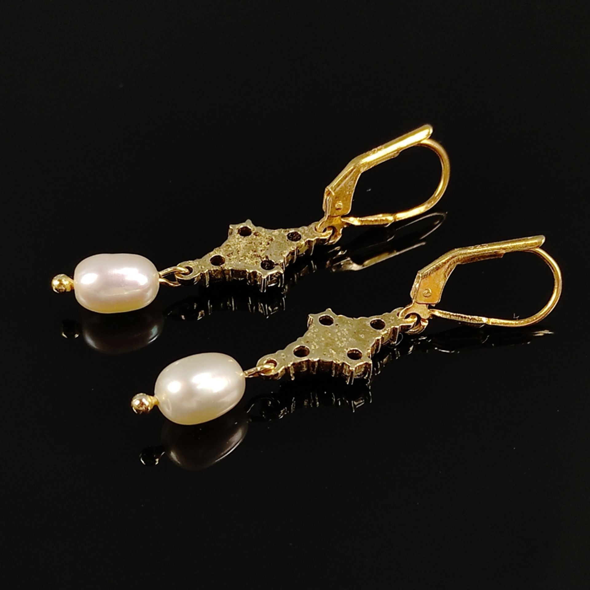 Garnet pearl earrings, silver 925 in 333/8K yellow gold plated, 3,7g, hinged earwire with diamond s - Image 2 of 3