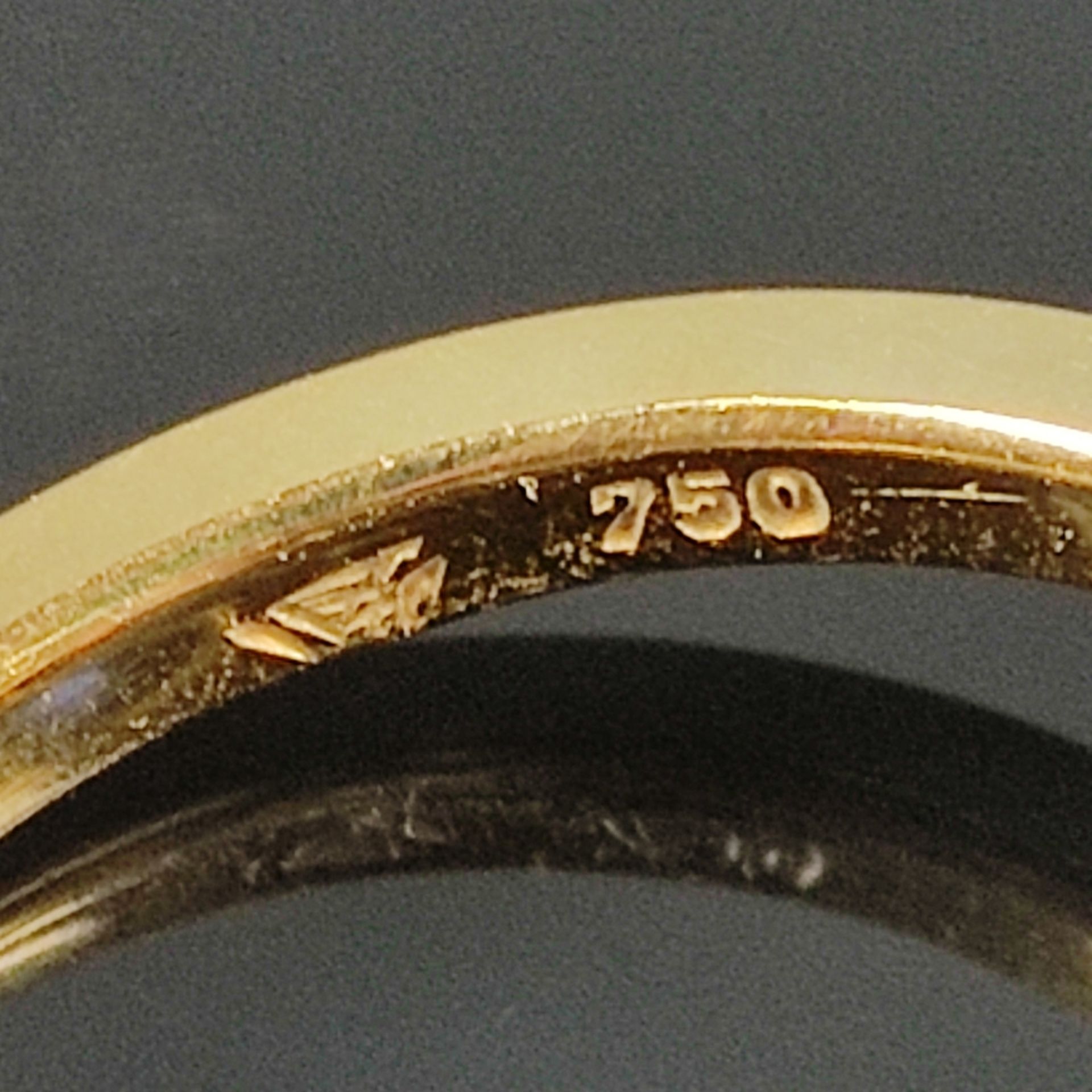 Sapphire diamond ring, 750/18K yellow gold, 5,5g, sapphire cabochon with a diameter of 5,67mm and d - Image 3 of 3