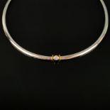 Exklusives Brillant-Collier, 750/18K Weiß-/Gelbgold, 30,13g, mittig Brillant von ca. um 0,33ct., it