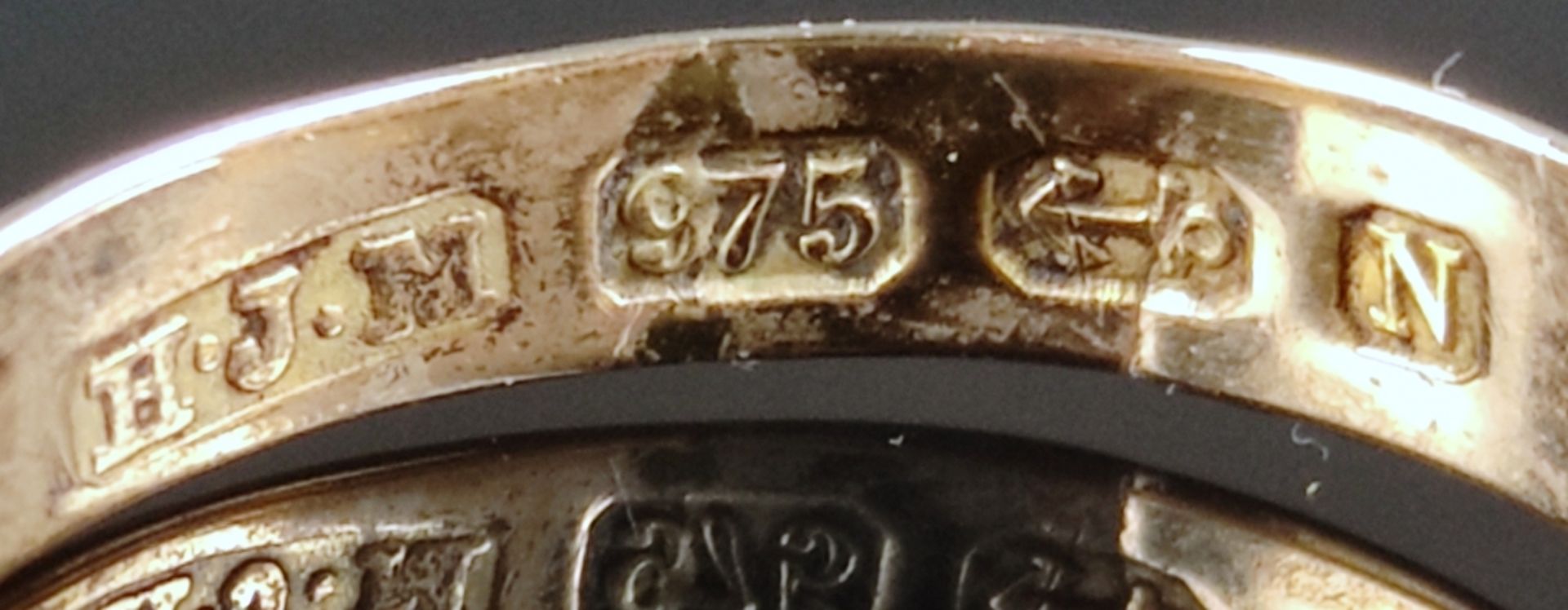 Antique ring in belt shape, set with one micro pearl and two small turquoises, Birmingham, Queen Vi - Image 3 of 3