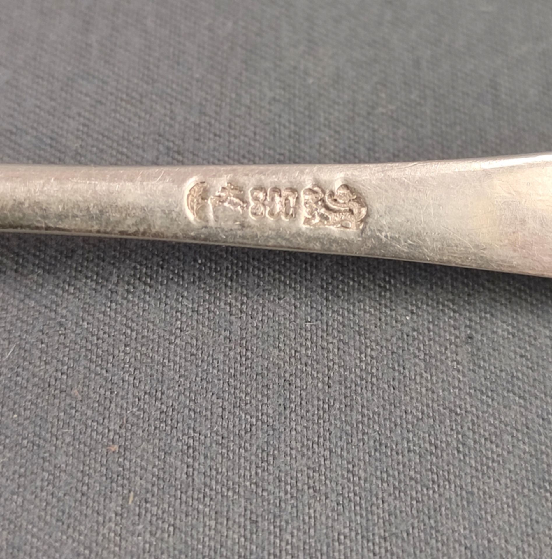 6 coffee spoons, monogrammed "FB", dated 1921, and inscribed "A. Junge", silver 800, in case "Augus - Image 4 of 4