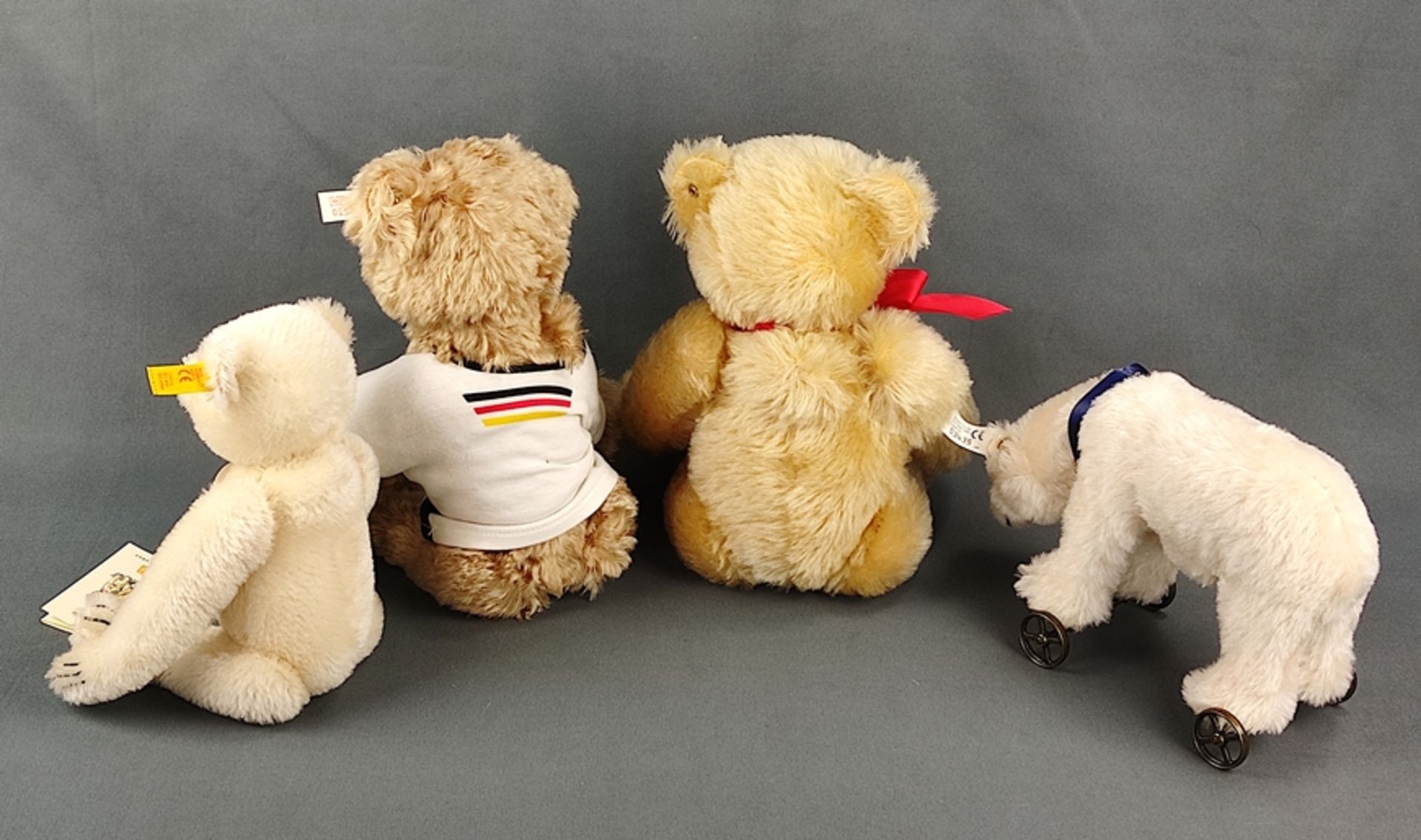 Convolute Steiff bears, consisting of 4 bears, consisting of a bear Classic Series 1909, No.379, ti - Image 2 of 2