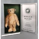 Steiff Bär "Bärle 35 Pab 1905", Replika Bär von 1993, mit Siegelwachsnase und Kapok-Stopfung, Fahne