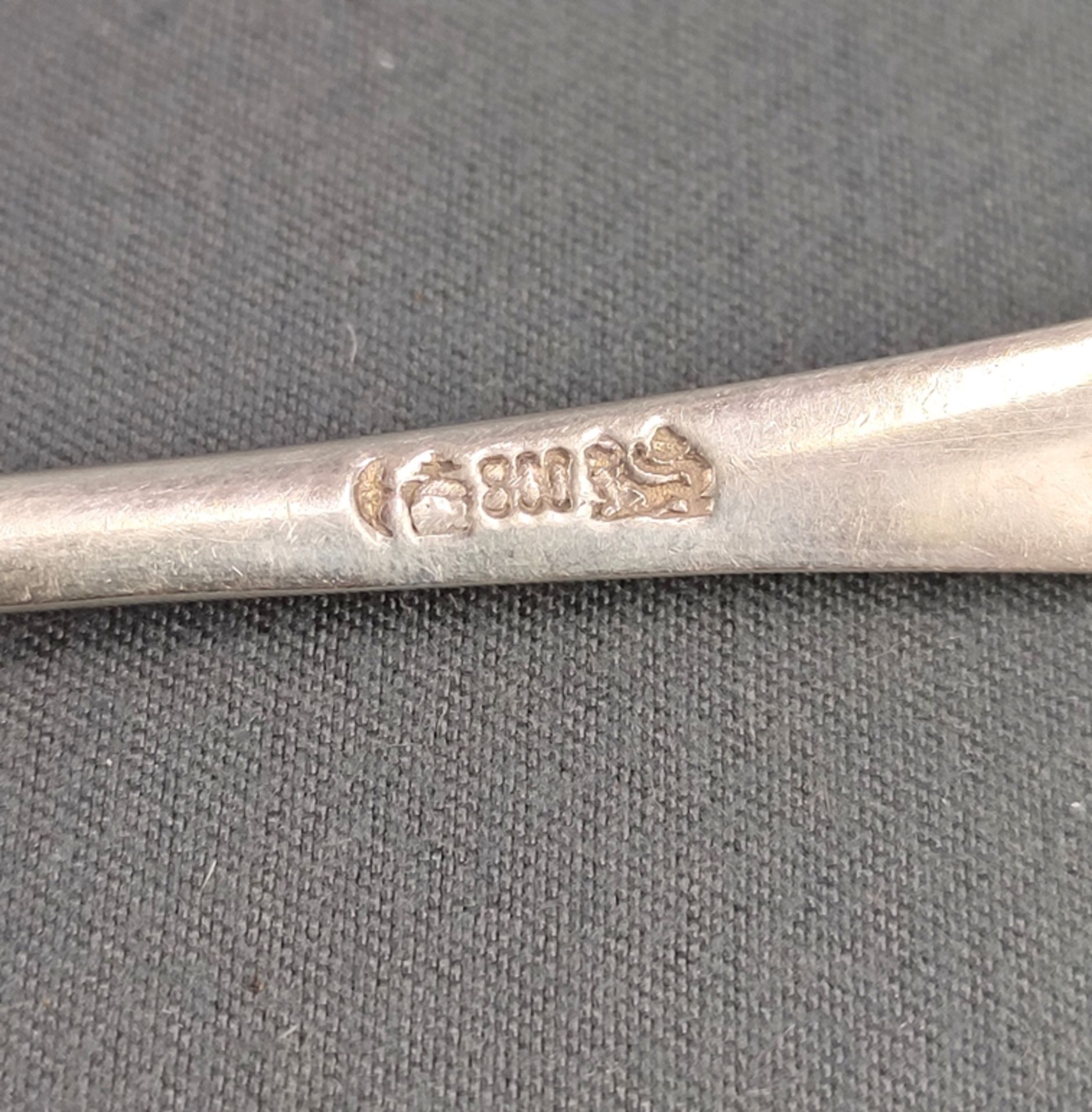 6 coffee spoons, monogrammed "FB", dated 1921, and inscribed "A. und W. Junge", silver 800, in case - Image 3 of 3