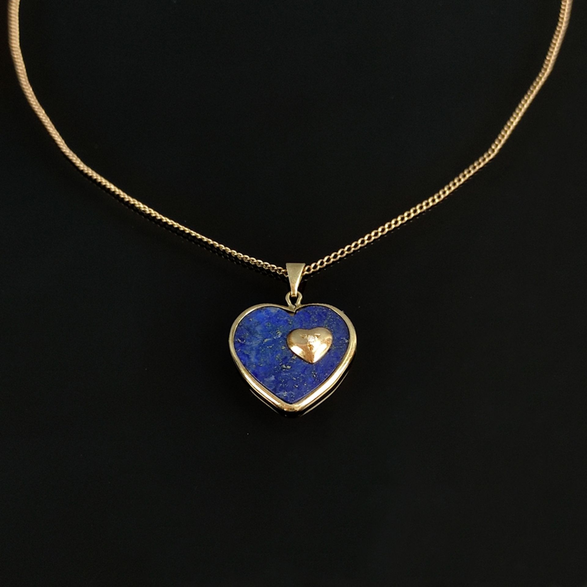 Lapislazuli gold pendant on chain, 333/8K yellow gold, 4g, pendant made of lapislazuli plate set wi