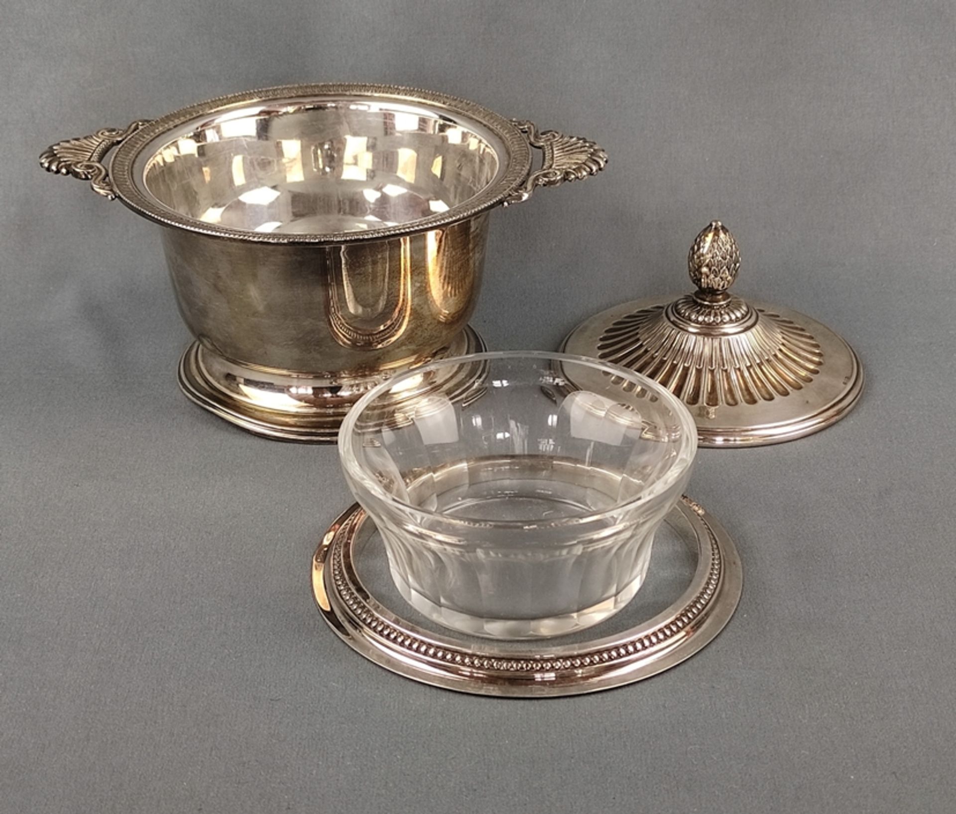 Lidded bowl, silver 800, 440g, in classical style, finial with pine knob, shell-shaped straight han - Image 2 of 4