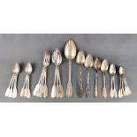 Convolute of cutlery, 27 pieces, consisting of 15 coffee/ dessert forks with spade finials, silver 