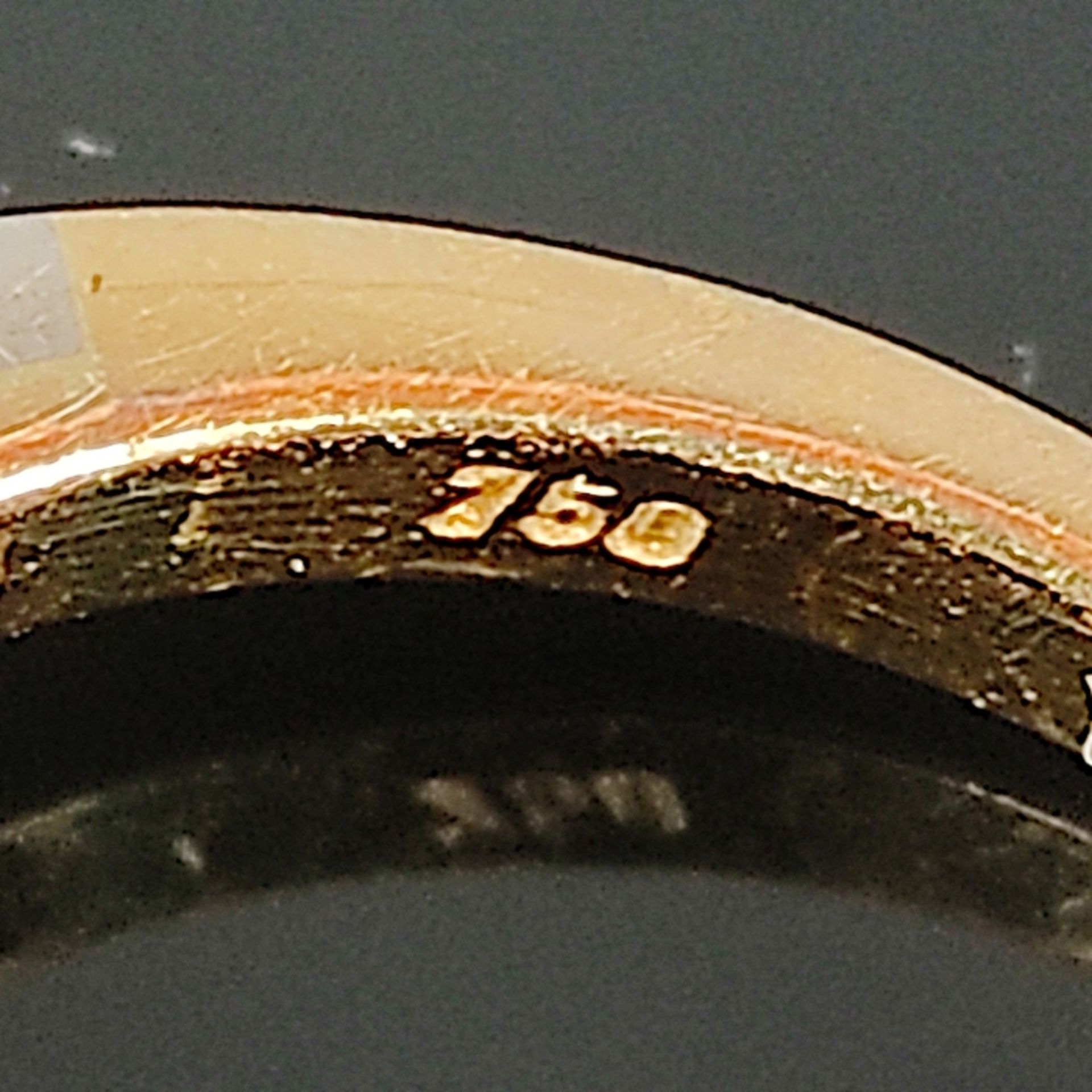 Rubin-Brillant-Ring, 750/18K Gelbgold (punziert), Gesamtgewicht 4g, mittig ovaler Rubin von 5,9x4,6 - Bild 3 aus 3