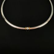 Exklusives Brillant-Collier, 750/18K Weiß-/Gelbgold, 30,13g, mittig Brillant von ca. um 0,33ct, ita