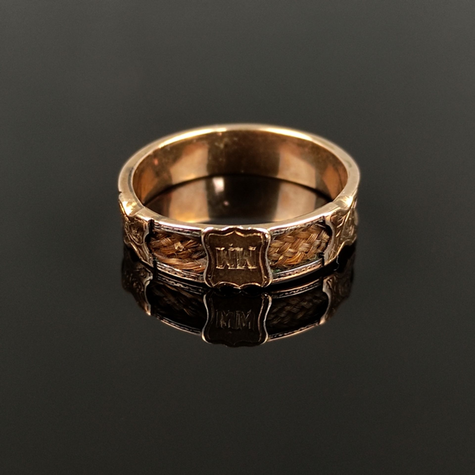 Antiker Ring mit Haareinlage, 19. Jahrhundert, 333/8K Rotgold (getestet), Gesamtgewicht 1,55g, Vord - Bild 2 aus 2