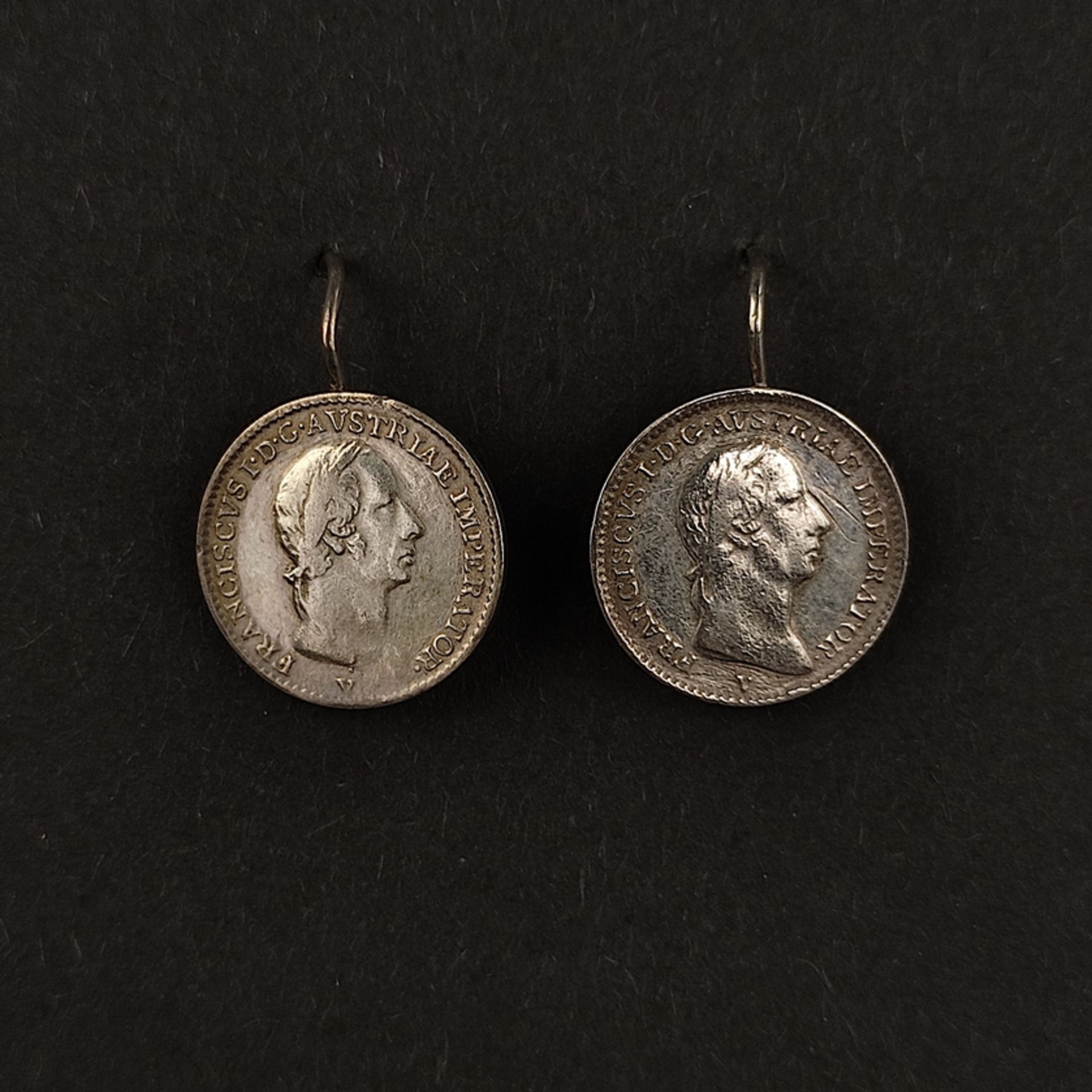Antikes Schmuckset, bestehend aus Münz-Ohrringen und -Brosche, Silber aus Münzen von Kaiser Franz v - Bild 3 aus 4