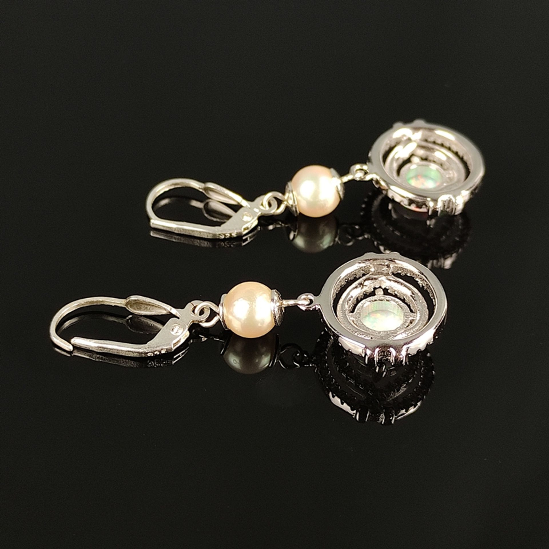 Opal-Perl-Ohrringe, Silber 925, 5,7g, Klappohrbügel besetzt mit weißen Akoya-Zuchtperlen in feinem  - Bild 2 aus 3