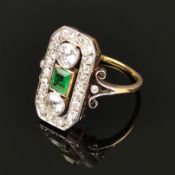 Exklusiver Art Déco Smaragd-Brillant-Ring, um 1920, 585/14K Weiß-/Gelbgold (punziert), Gesamtgewich