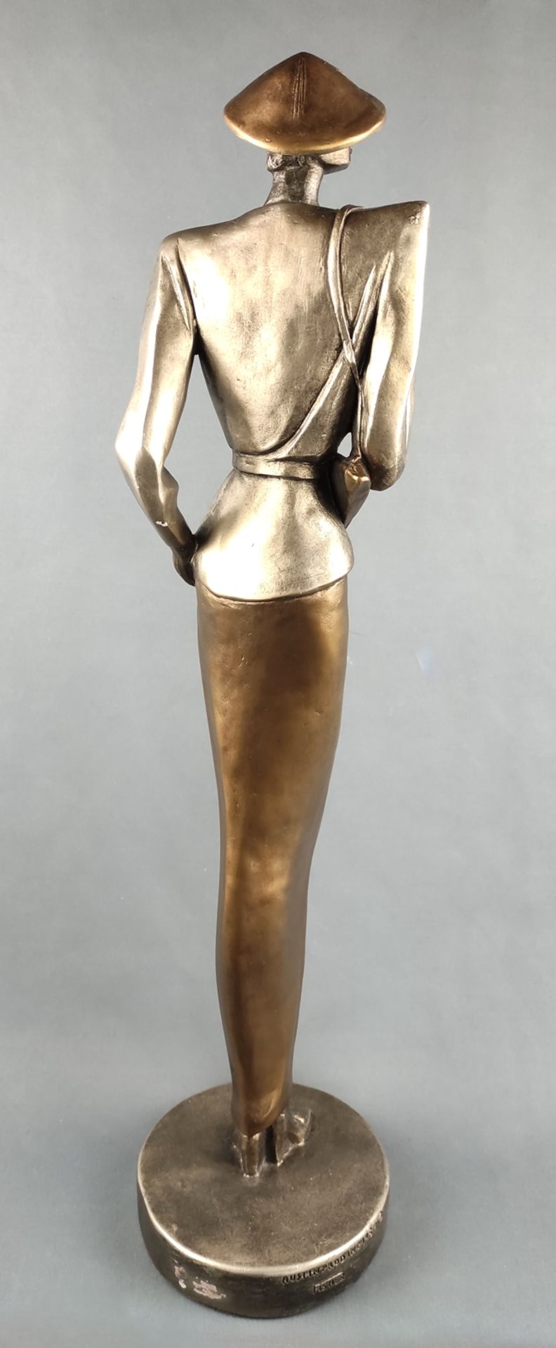 Proding, Austin (20. Jahrhundert) "Elegante Dame", in Designeroutfit, Keramik, bemalt in Gold und S - Bild 3 aus 5