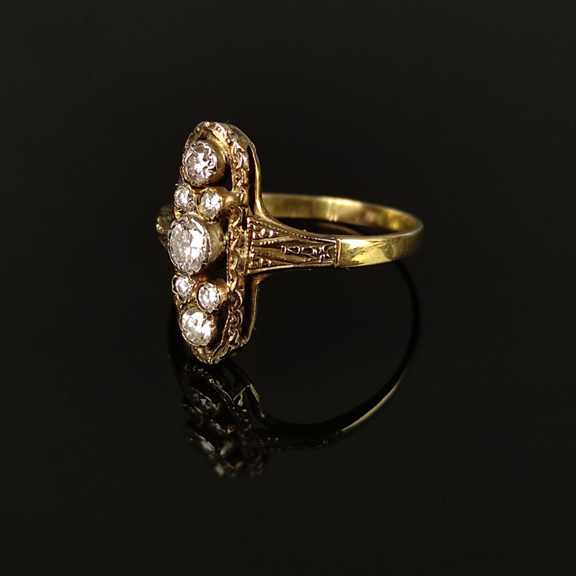 Eleganter Art Déco Brillant Ring, 585/14K Gelbgold (getestet), Gesamtgewicht 1,84g, besetzt mit 7 B