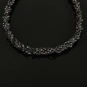 Schwarze Spinell-Kette, kleine facettierte Spinelle in 5 Strängen, Sterling-Silber-Magnetverschluss