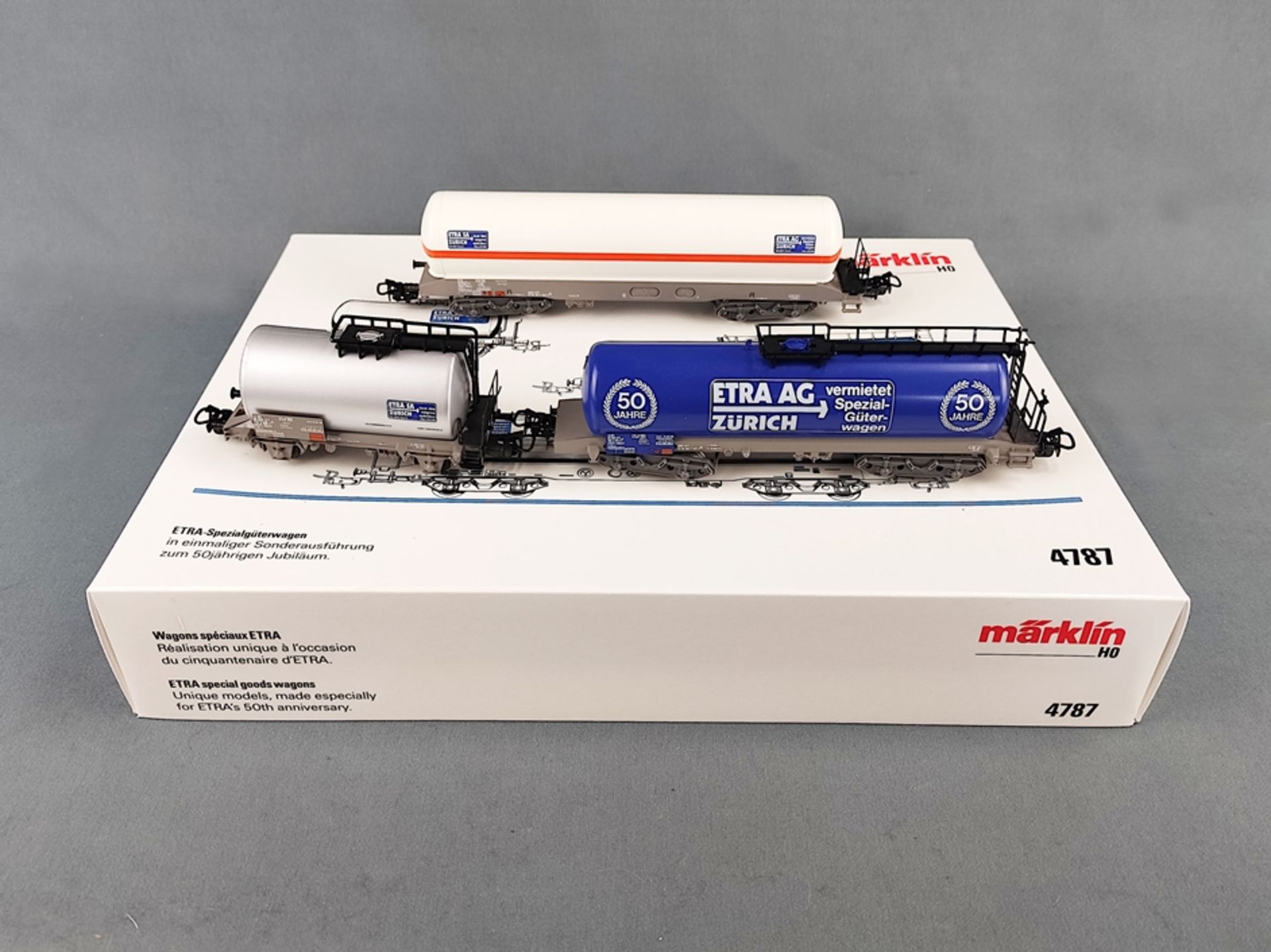 Märklin HO 4787 Kesselwagen-Set "50 Jahre ETRA", bestehend aus vierachsigem Kesselwagen (Basis 4648 - Bild 2 aus 5