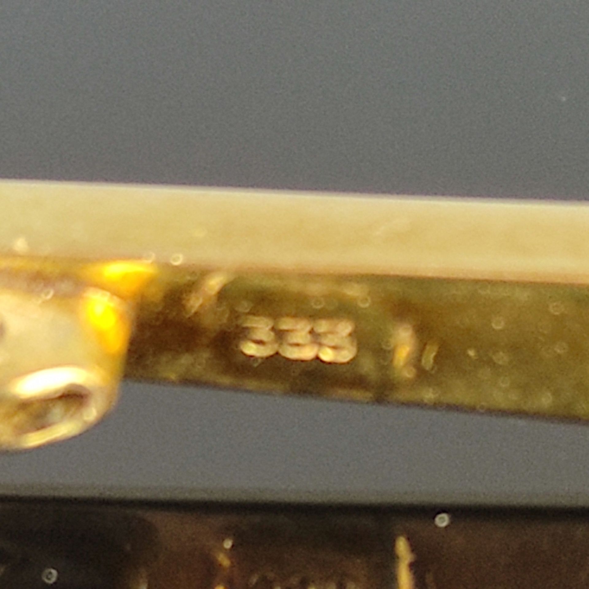 Lot Stabbrosche und Krawattennadel, Stabbrosche mittig mit Perle 333/8K Gelbgold (punziert), 2,62g, - Bild 2 aus 2