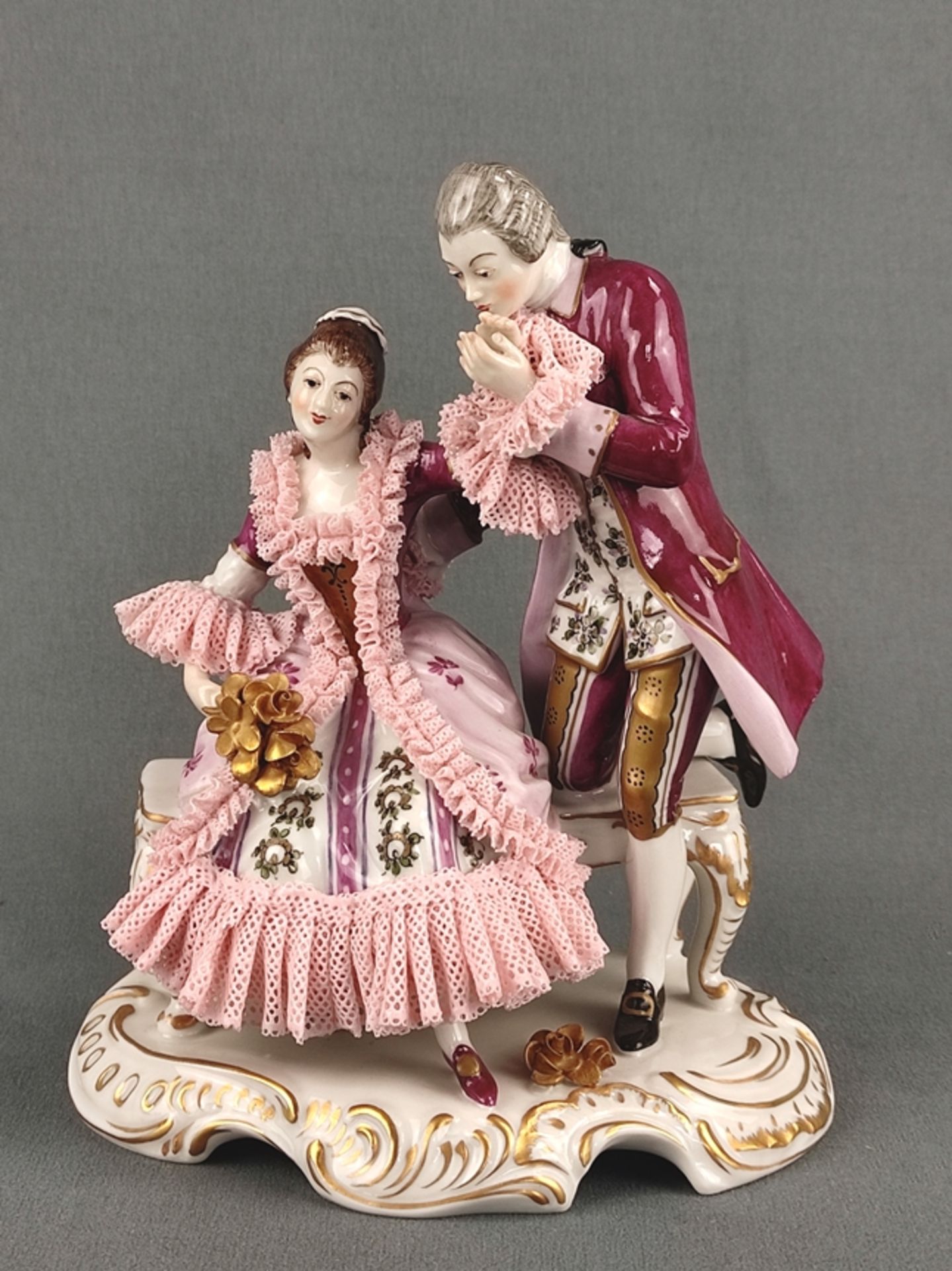 Porzellanfigur "Barockes Pärchen", Aelteste Volkstedter Porzellanmanufaktur, 20. Jahrhundert, Pärch