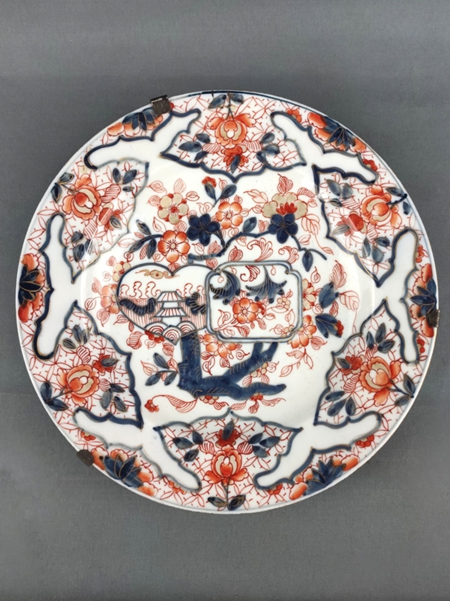 Plate, Japan, Imari decor, with iron-red glaze and gold paint, diameter 23.5cm