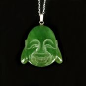 Großer Jade-Anhänger an Kette, Silber 925, Gesamtgewicht 17,0g, Anhänger in Form eines lachenden Bu