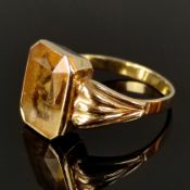 Goldring, 585/14K Gelbgold (punziert), Gesamtgewicht 3,27g, mittig hellgelber Schmuckstein, achteck