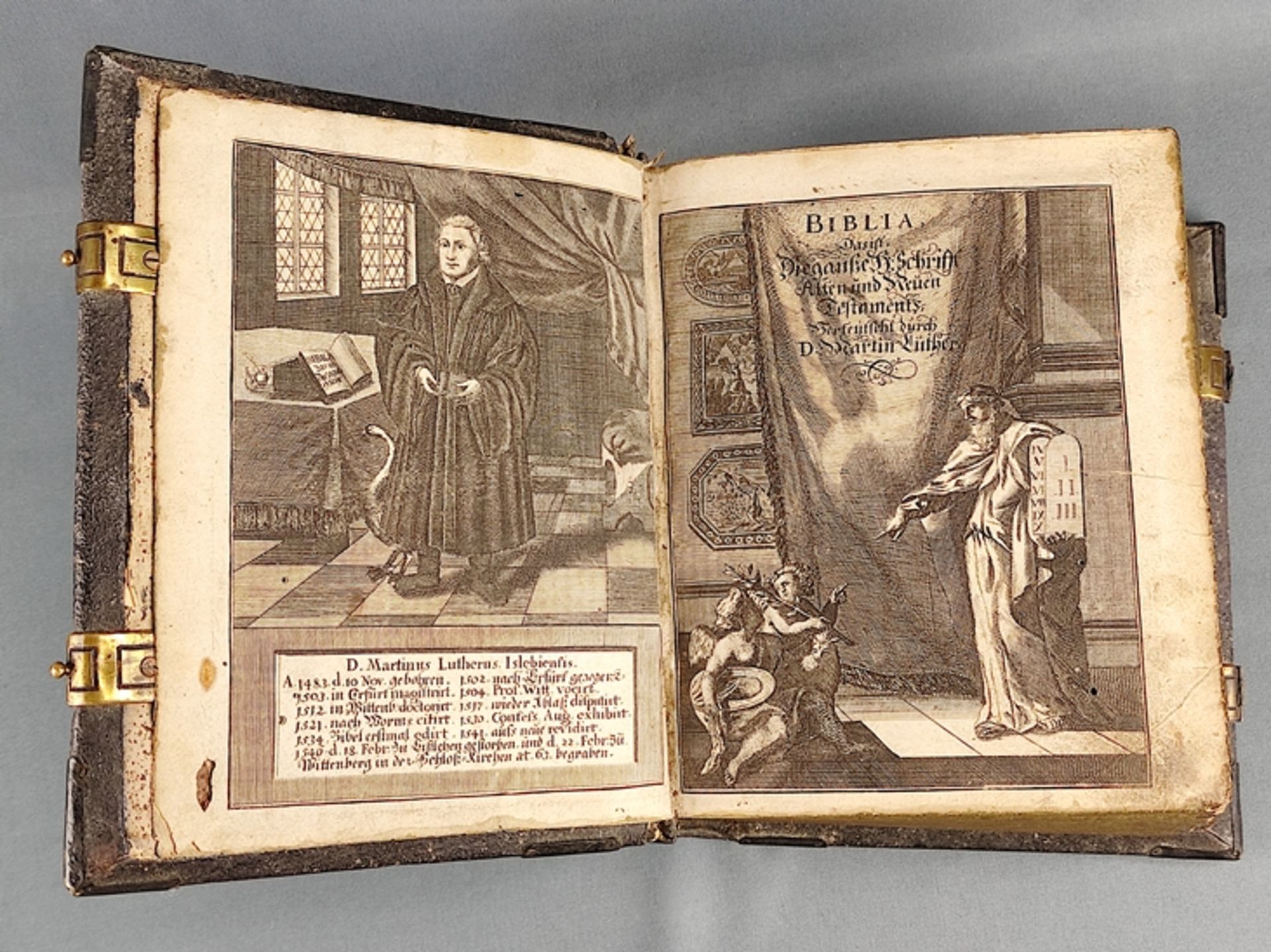 An antique Leipzig "Biblia Germanica", 1705, with ornate title page: "BIBLIA, Das ist: Die gantze H - Image 2 of 6