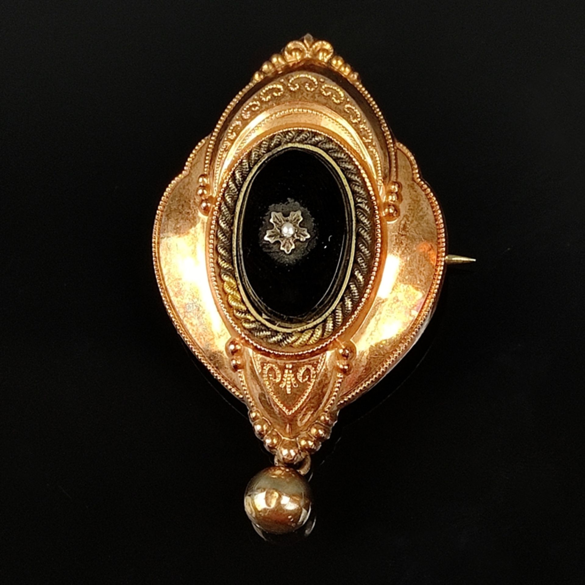 Biedermeier brooch, 333/8K rose gold/tombak (tested), total weight 10.64g, 19th century, in the cen