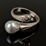 Pearl diamond ring, 750/18K white gold (hallmarked), total weight 5.97g, two open ends, one set wit