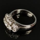 Diamond ring, 585/14K white gold (hallmarked), 6.39g, front with a total of 14 diamonds, totalling 