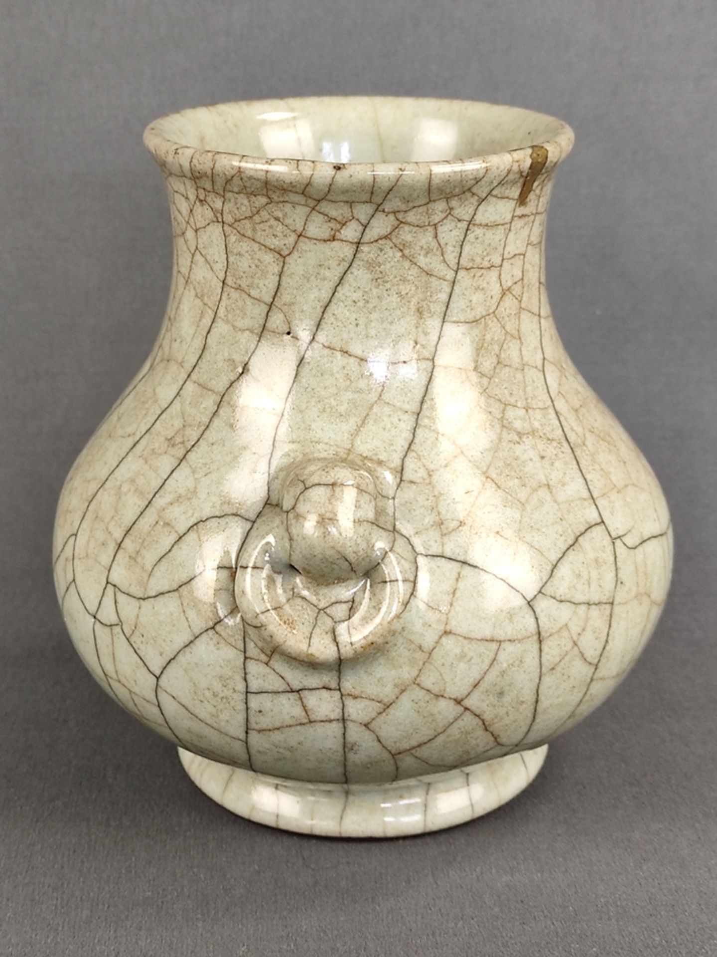 Vase, im Stil der Kuan-Ware, "Ge-Type", China, gebauchtes Gefäß mit zwei kleinen Handhaben, Hals mi - Bild 2 aus 4