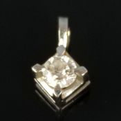 Brillant-Anhänger, 585/14K Weißgold (punziert), 0,74g, mittig Brillant um 0,24ct, Länge Anhänger ge