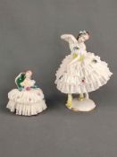 Zwei Porzellanfiguren, "sitzende Dame und Ballerina", Aelteste Volkstedter Porzellanmanufaktur, 20.