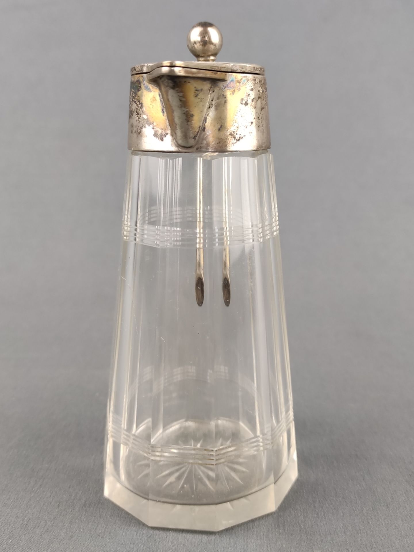 Kleines Kristallkännchen mit Silbermontur, Silber 800, am Rand punziert, schlichtes Gravurdekor, 13 - Bild 2 aus 5
