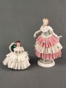 Zwei Porzellanfiguren in Tüllkleidern, "stehende Dame", Porzellanmanufaktur Unterweißbacher Werkstä