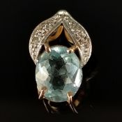 Aquamarine pendant with small diamonds, 750/18K yellow/white gold (tested), 1.86g, oval faceted aqu